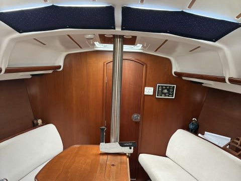Beneteau Oceanis 323