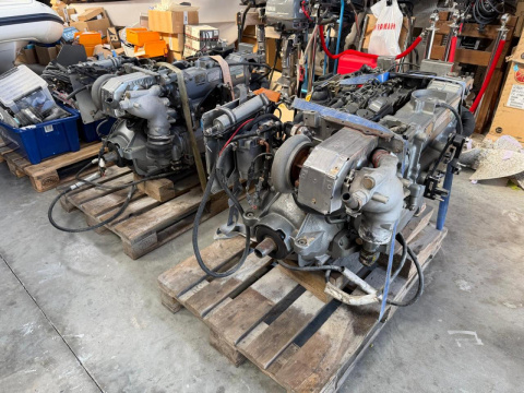 Yanmar 2x Yanmar 6BY220Z diesel
