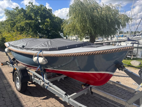 Tuckerboot