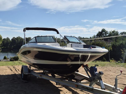 Sea Ray 19SPXE
