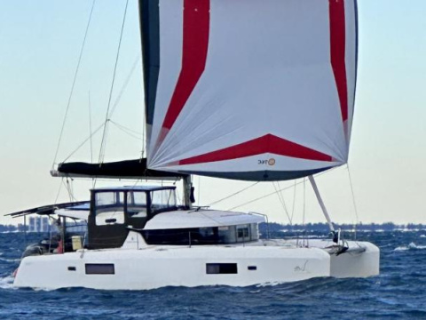 Lagoon 42