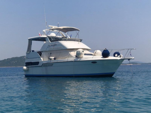 Carver 33 Aft Cabin