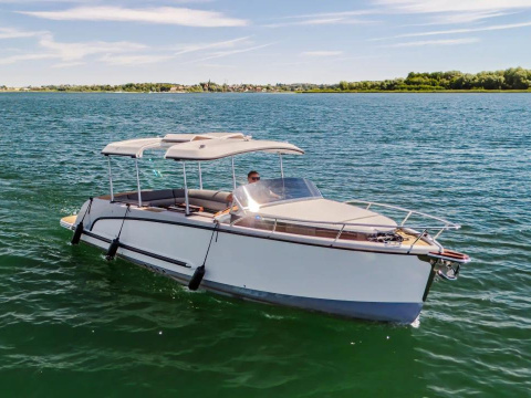 Alfastreet 23 Cabin electric