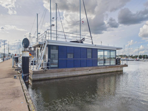 Floating Home 44