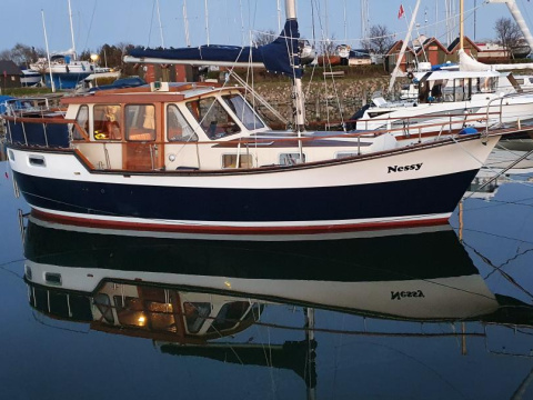 Nauticat 33