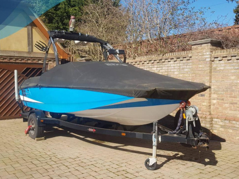 AXIS A20