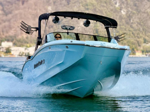 MasterCraft XT22 Wakeboard & Wakesurf