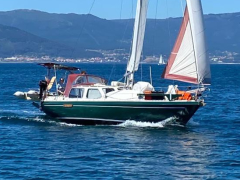 Trident Voyager 35