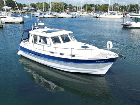 Hardy 32 Commander