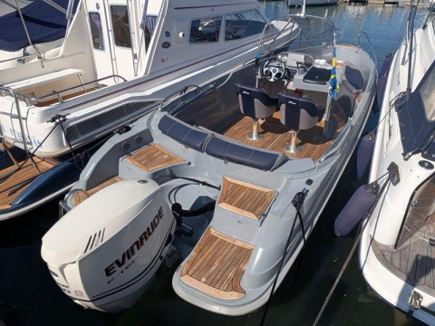 Yamarin Cross 61 CENTER CONSOLE