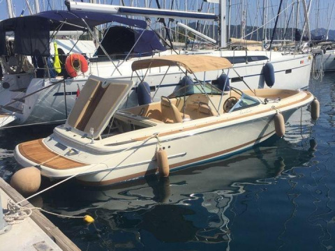 Chris Craft Launch 22