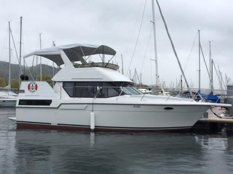 Carver 33 Aft Cabin