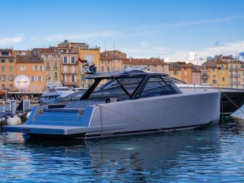 VanDutch Yachts VanDutch 56