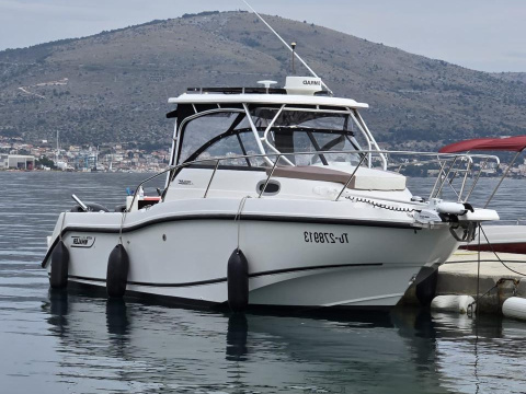 Boston Whaler Conquest 255