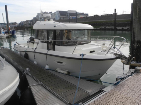Quicksilver 755 Pilothouse