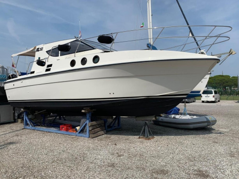 Azimut AZ 32