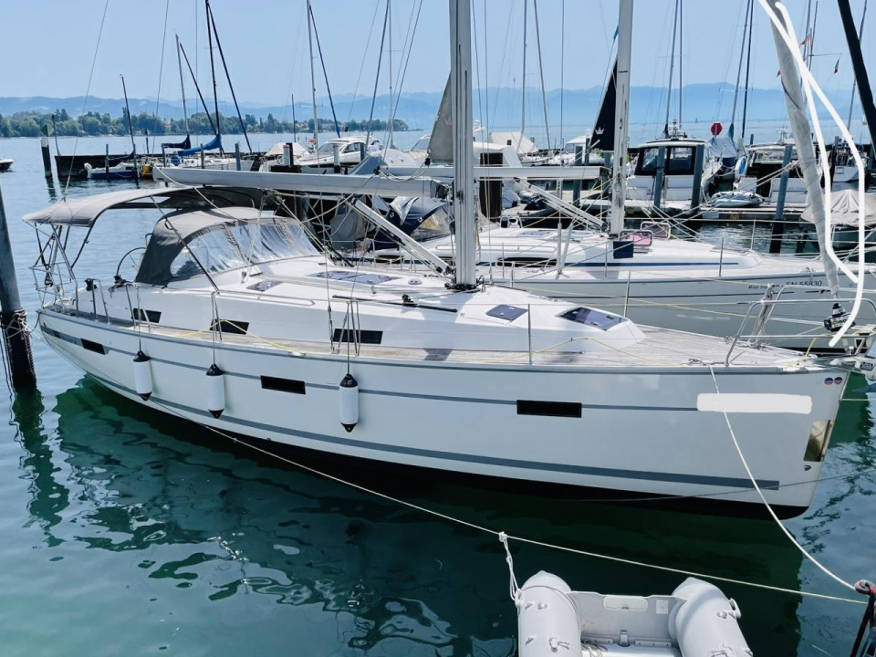 2012 Bavaria 2012 Bavaria 36 Cruiser, EUR 135,000