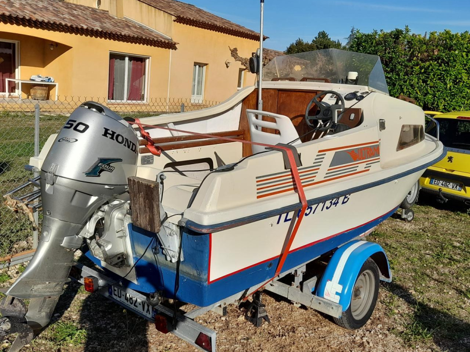 1985 Ultramar 450, 3 000