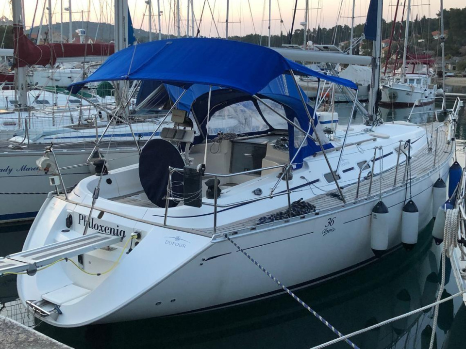 Dufour 36 Classic Owners image