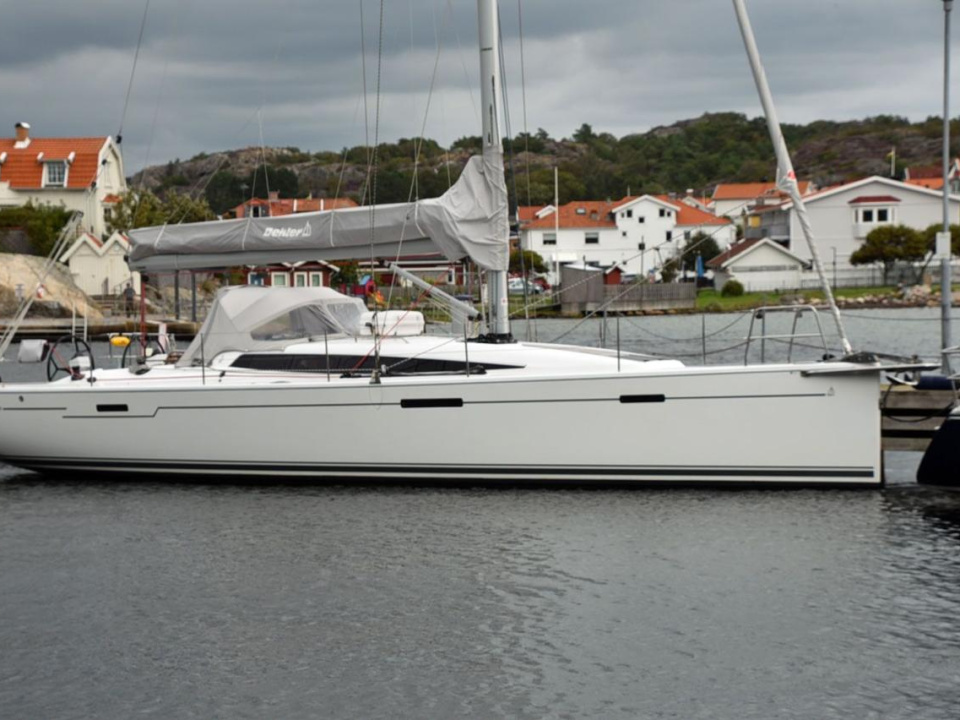 Dehler 42 image