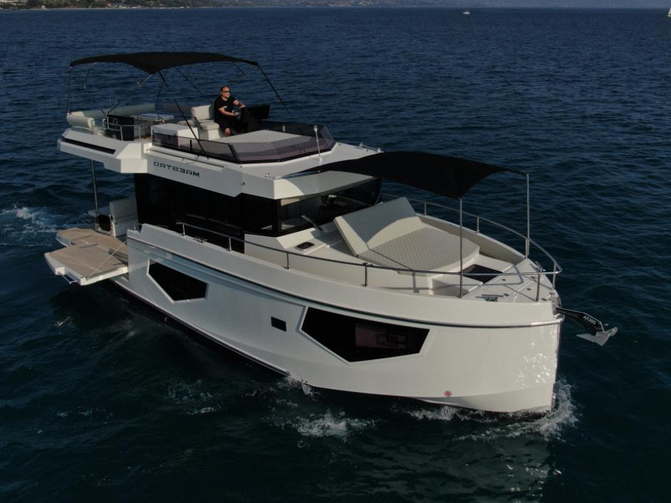 2025 Cobra Maestro 42 Flybridge, EUR 546,218