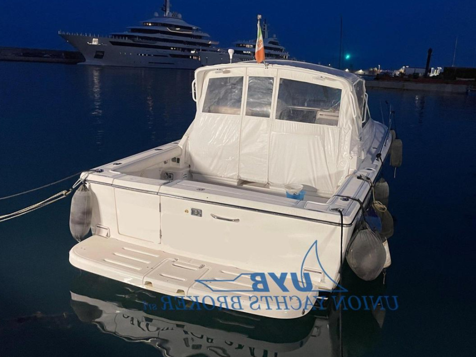 1991 tiara.33ページ Tiara Marina Island Barkers : Open 3300 Yachts 保存容器・ケース