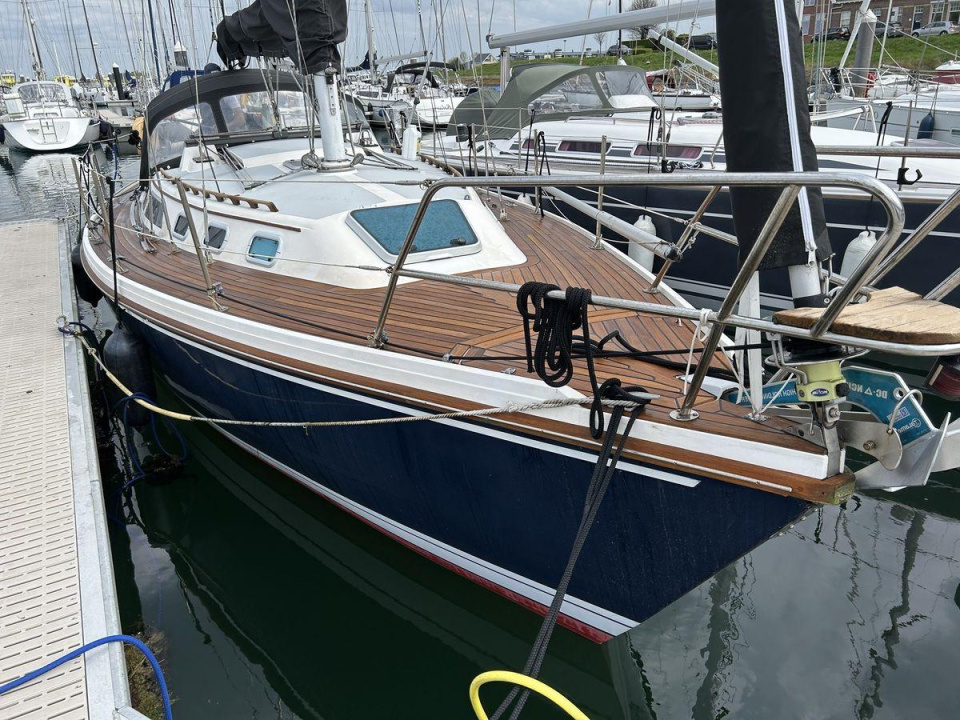 1989 Catalina 34, Reserved